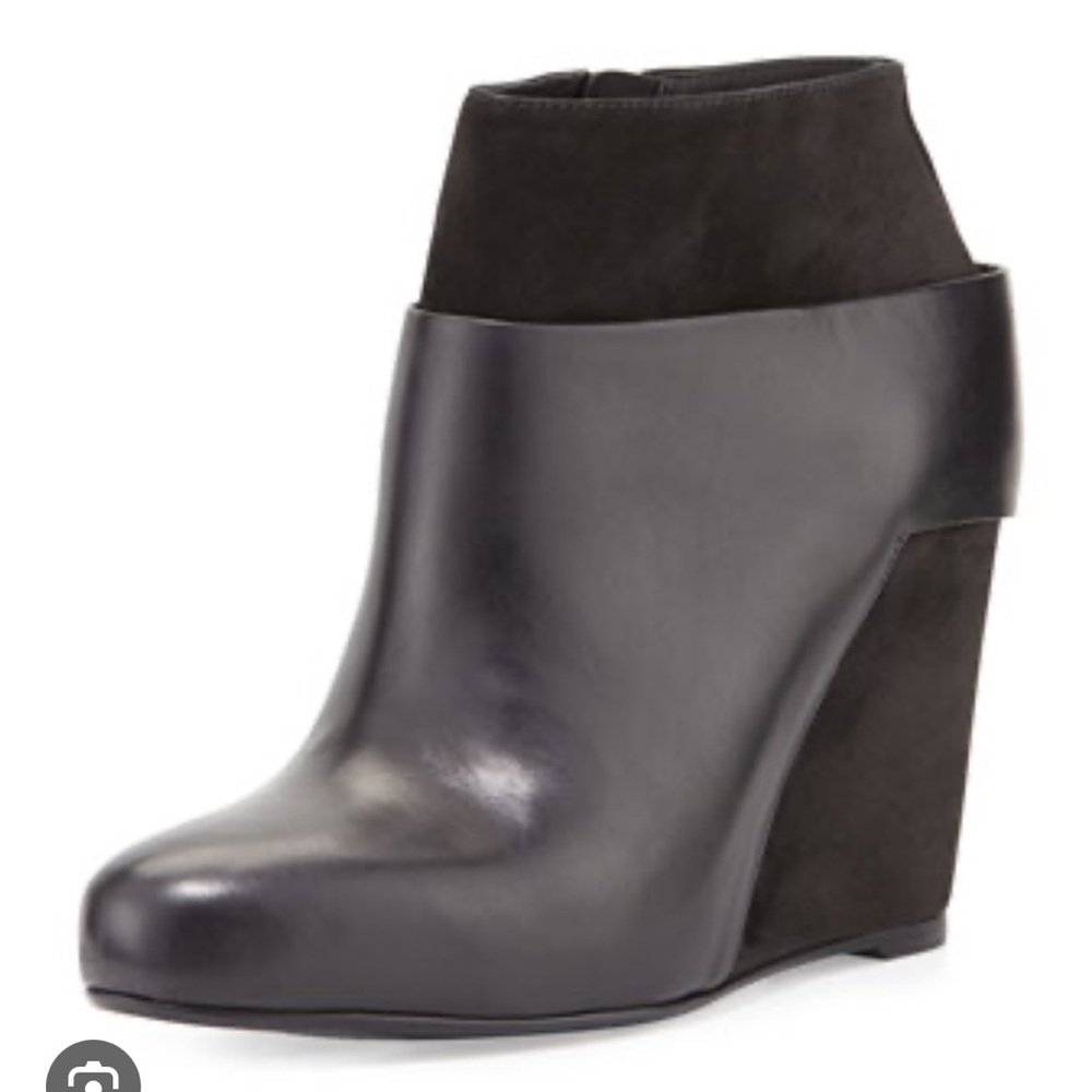 Vince Garren leather wedge booties suede accents size 8.5